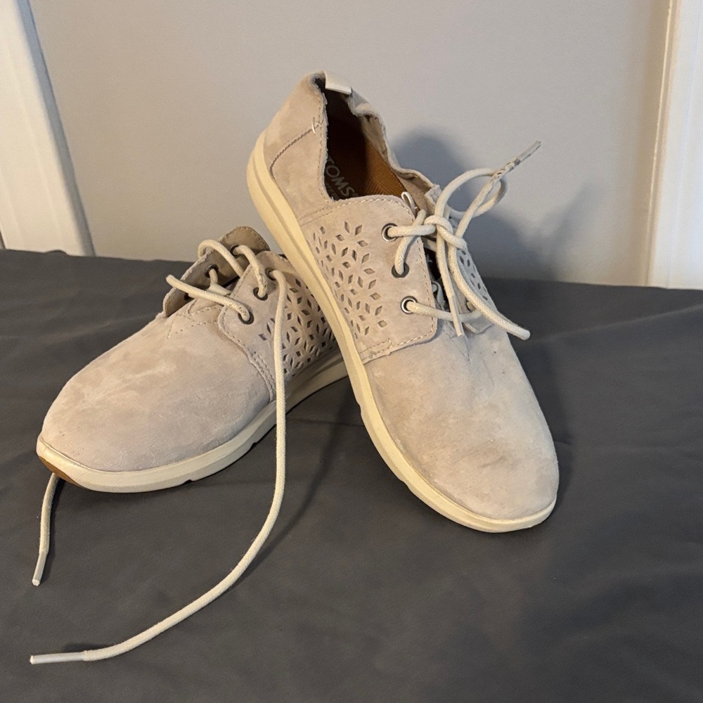 Toms Light Gray Oxfords